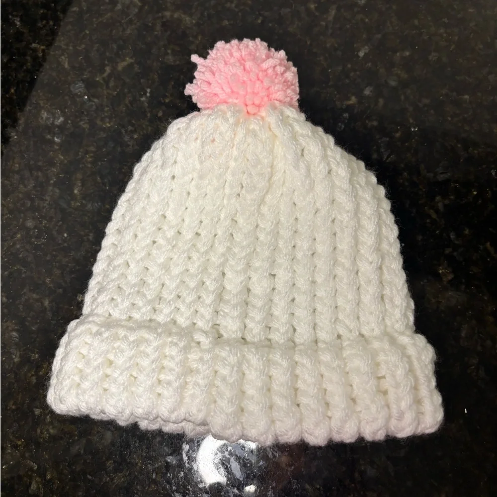NWOT Newborn White Knit Beanie with Pink Pom Pom